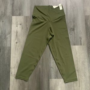 AERIE Offline Real Me 3/4 Crop Crossover Leggings